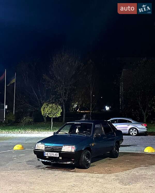 Седан ВАЗ / Lada 21099 2001 в Долинской