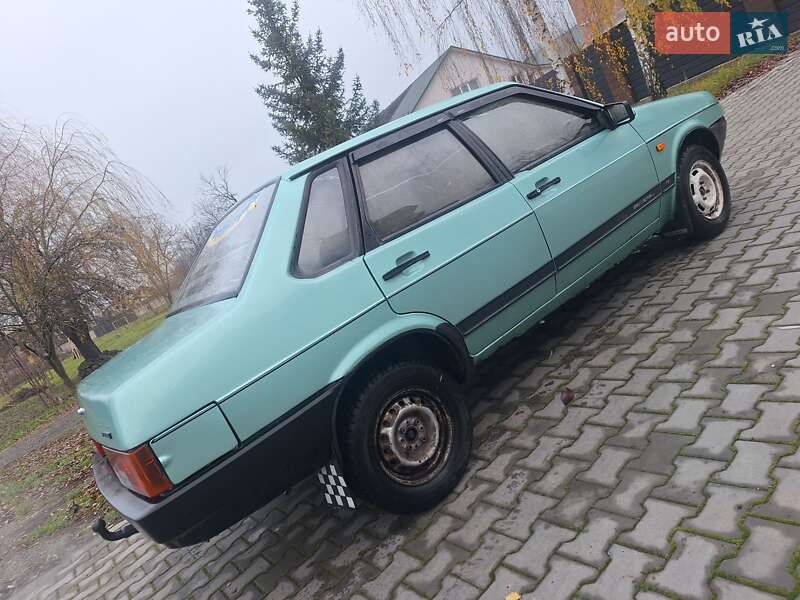Седан ВАЗ / Lada 21099 2003 в Черновцах