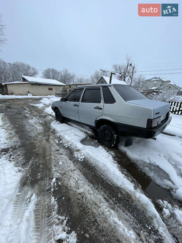 Седан ВАЗ / Lada 21099 2004 в Львове