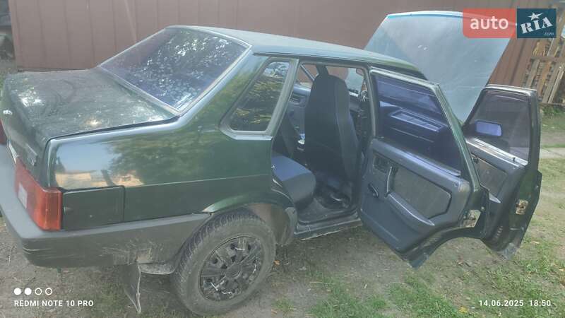 Седан ВАЗ / Lada 21099 2002 в Івано-Франківську