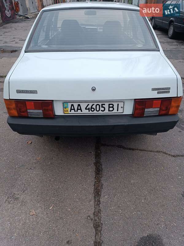 Седан ВАЗ / Lada 21099 2001 в Києві