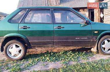 Седан ВАЗ 21099 2000 в Сарнах