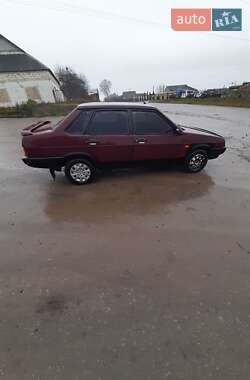 Седан ВАЗ 21099 1998 в Шумске