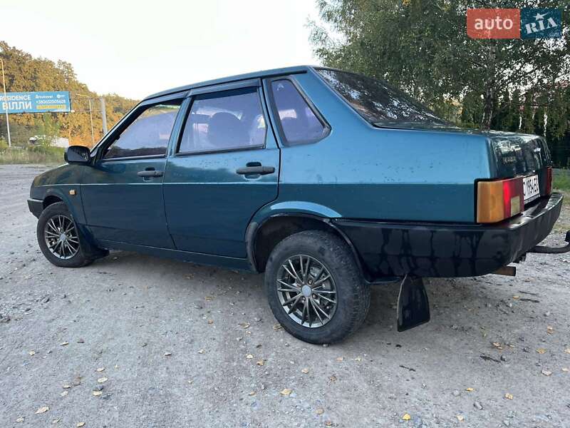 Седан ВАЗ / Lada 21099 2001 в Львові
