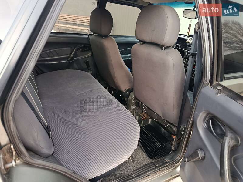 Седан ВАЗ / Lada 21099 2001 в Кривому Розі
