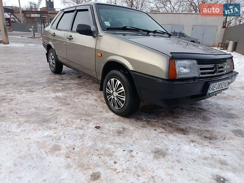 Седан ВАЗ / Lada 21099 2001 в Кривому Розі