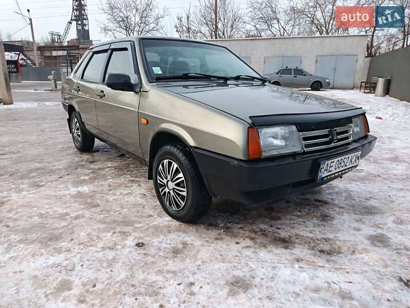 Седан ВАЗ / Lada 21099 2001 в Кривому Розі