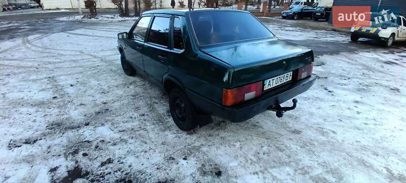 Седан ВАЗ / Lada 21099 2002 в Долине