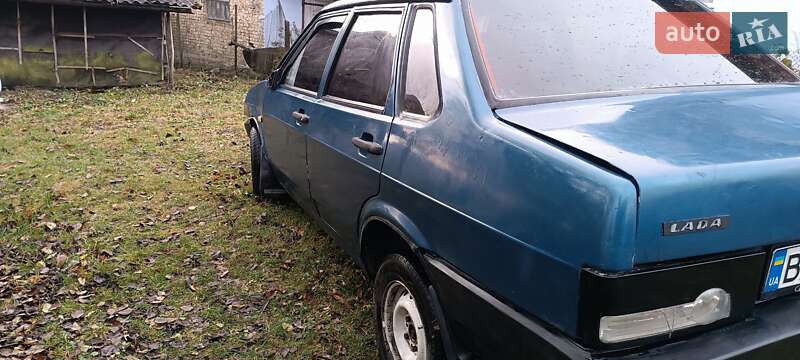 Седан ВАЗ / Lada 21099 2001 в Остроге