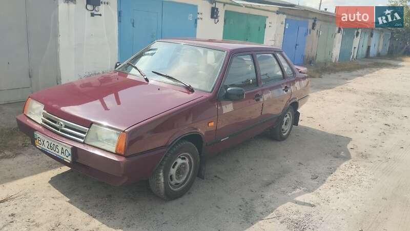 Седан ВАЗ / Lada 21099 2004 в Нетешине