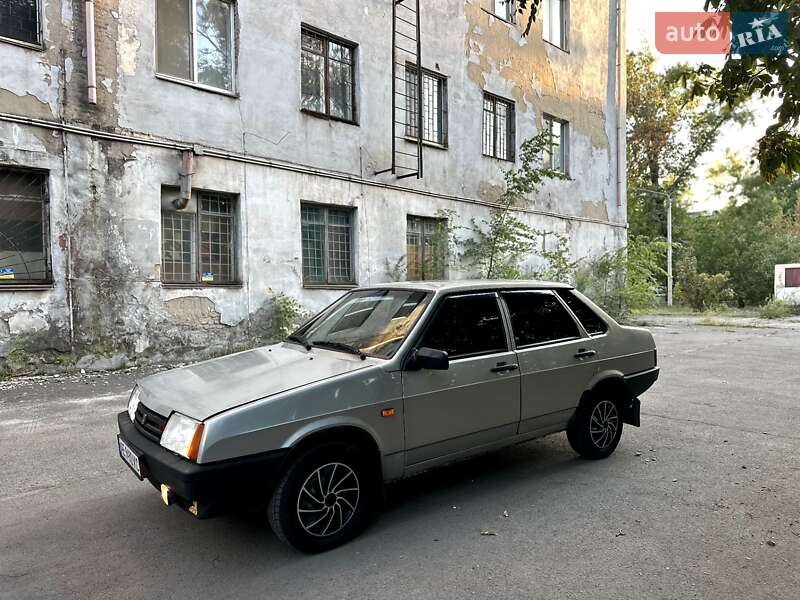 Седан ВАЗ / Lada 21099 2006 в Кривом Роге