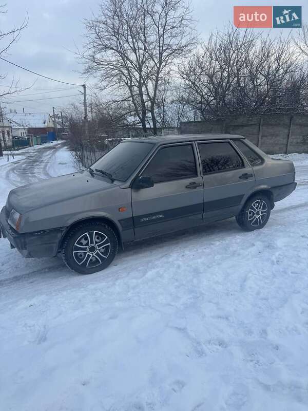 Седан ВАЗ / Lada 21099 1999 в Днепре