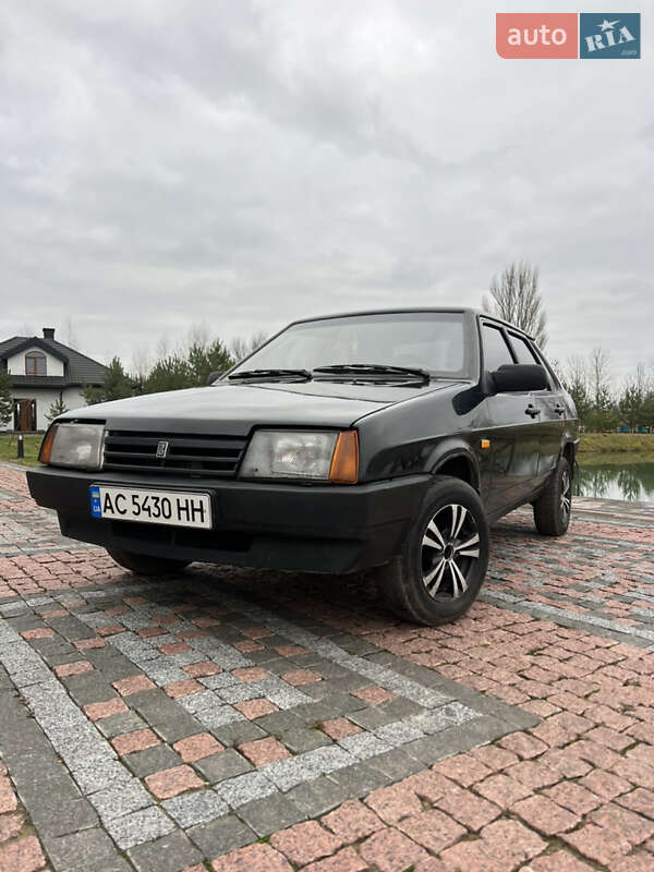 Седан ВАЗ / Lada 21099 2005 в Нововолынске