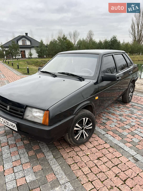 Седан ВАЗ / Lada 21099 2005 в Нововолынске