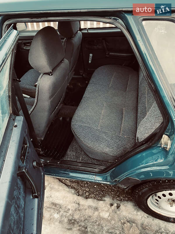 Седан ВАЗ / Lada 21099 2004 в Каменец-Подольском