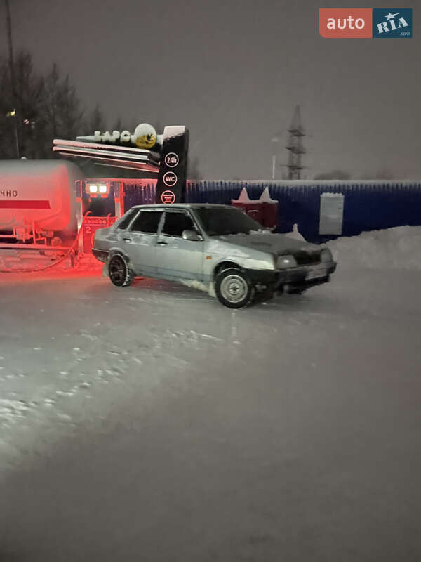 Седан ВАЗ / Lada 21099 2005 в Киеве