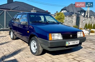 Седан ВАЗ / Lada 21099 2005 в Ровно