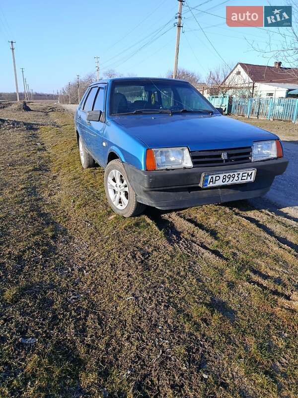 Седан ВАЗ / Lada 21099 2001 в Запорожье