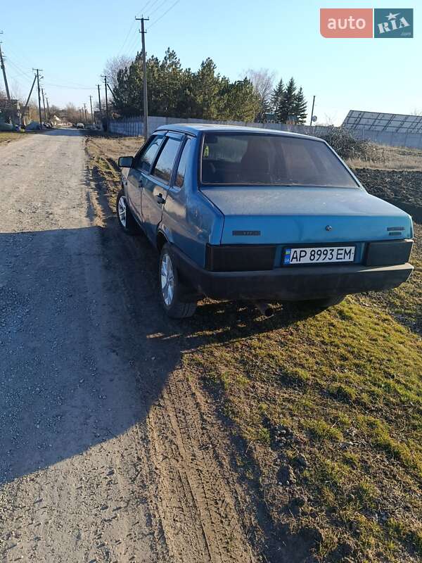 Седан ВАЗ / Lada 21099 2001 в Запорожье