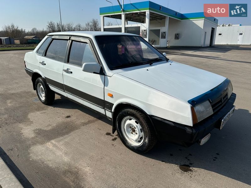 Седан ВАЗ / Lada 21099 1993 в Шостке