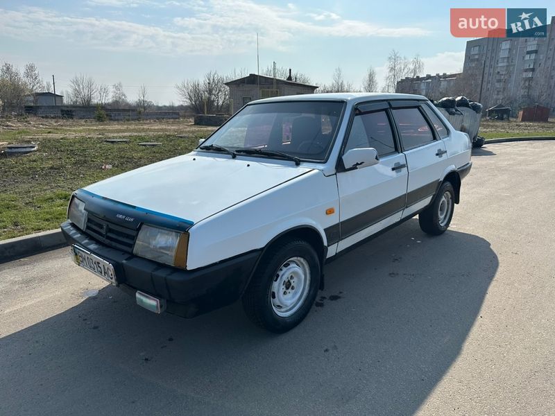Седан ВАЗ / Lada 21099 1993 в Шостке