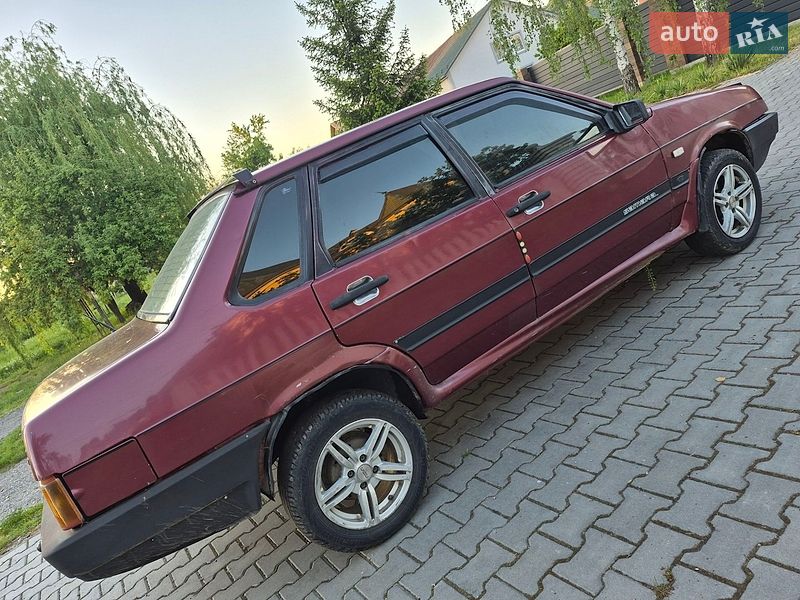 Седан ВАЗ / Lada 21099 1996 в Черновцах