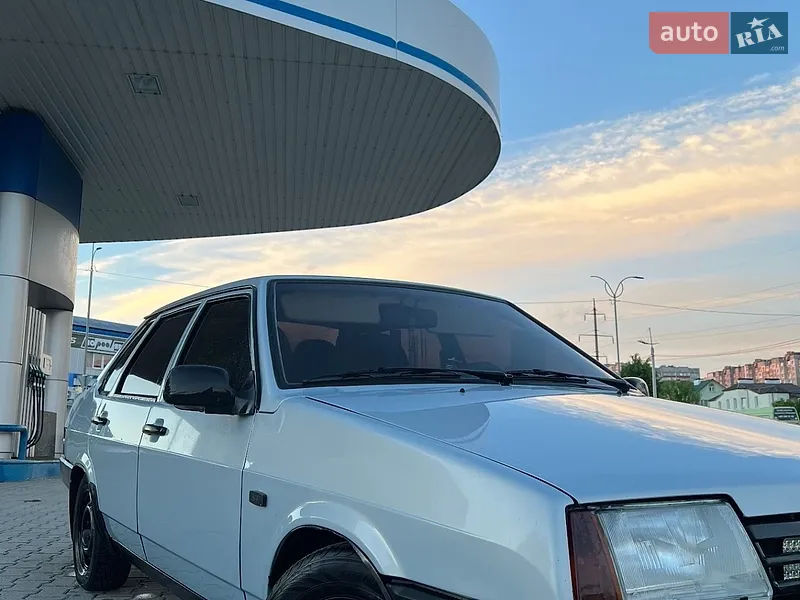 ВАЗ / Lada 21099
