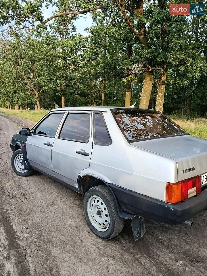 Lada 21099 photo 4