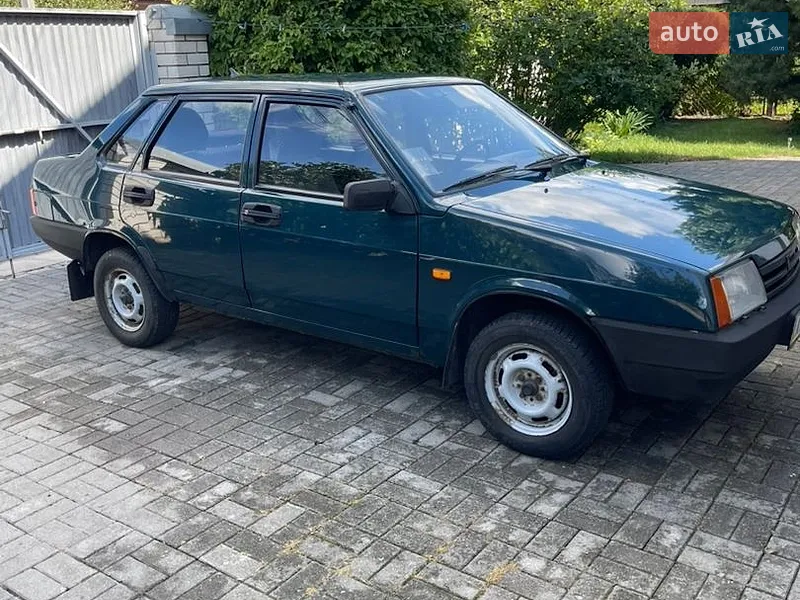 ВАЗ / Lada 21099