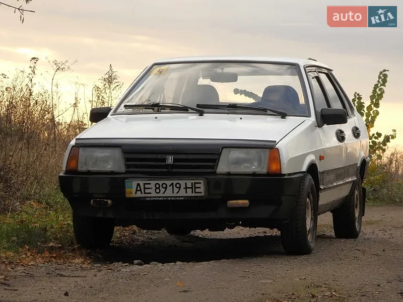 ВАЗ / Lada 21099