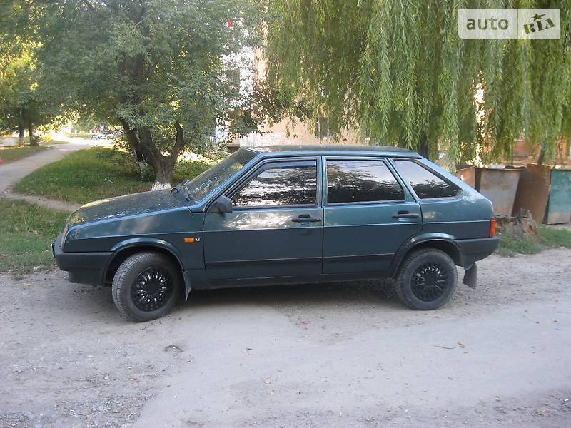 Хэтчбек ВАЗ / Lada 2109 2004 в Каменец-Подольском