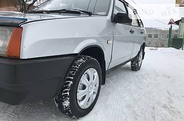 Хэтчбек ВАЗ / Lada 2109 2004 в Дрогобыче