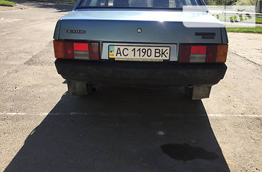 Седан ВАЗ / Lada 2109 1993 в Львові
