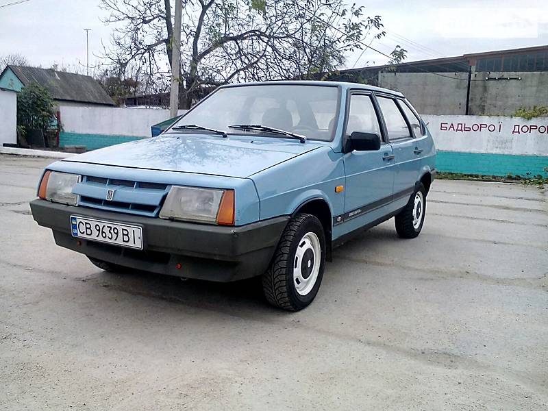 Хэтчбек ВАЗ / Lada 2109 1990 в Врадиевке