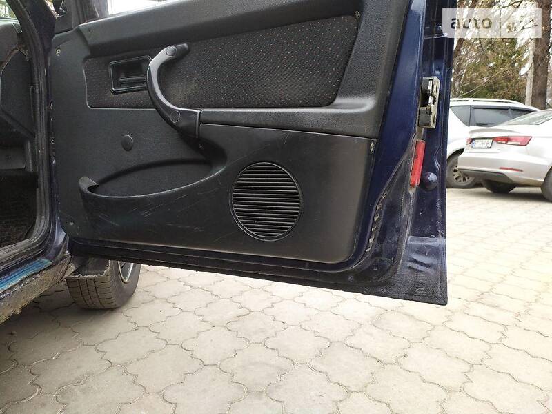 Хетчбек ВАЗ / Lada 2109 1998 в Харкові фото 3 Хетчбек ВАЗ / Lada 2109 1998 в Харкові