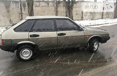 Хэтчбек ВАЗ / Lada 2109 2002 в Звягеле