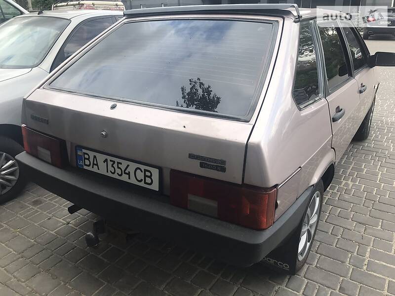 Хетчбек ВАЗ / Lada 2109 2001 в Кривому Розі фото 3 Хетчбек ВАЗ / Lada 2109 2001 в Кривому Розі