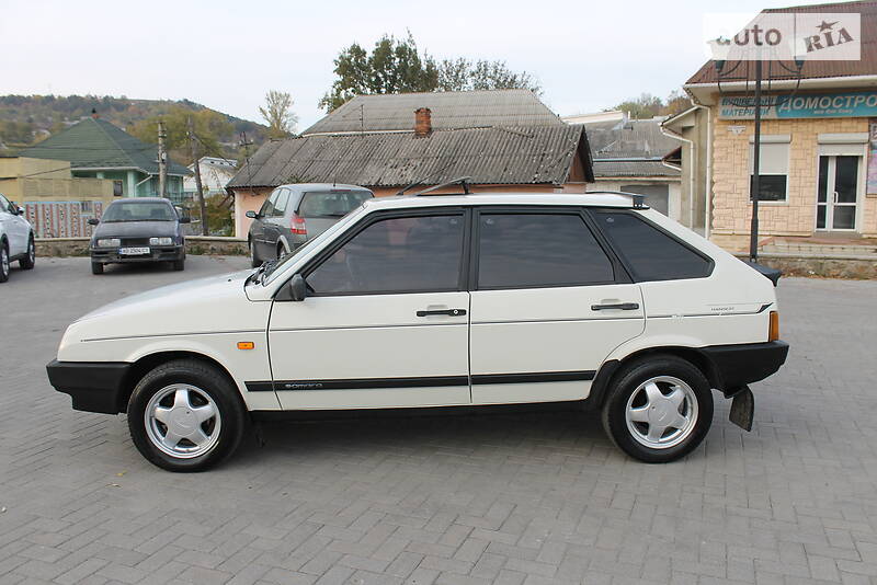Хэтчбек ВАЗ / Lada 2109 1992 в Могилев-Подольске