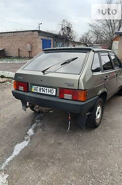 Хэтчбек ВАЗ / Lada 2109 2001 в Кривом Роге