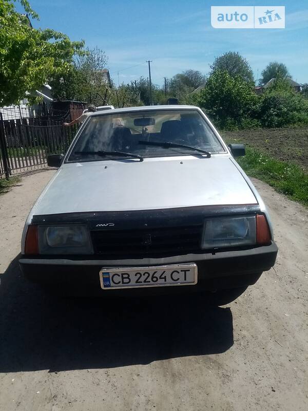 Хэтчбек ВАЗ / Lada 2109 2002 в Нежине