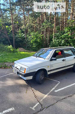 Хетчбек ВАЗ / Lada 2109 1993 в Вараші