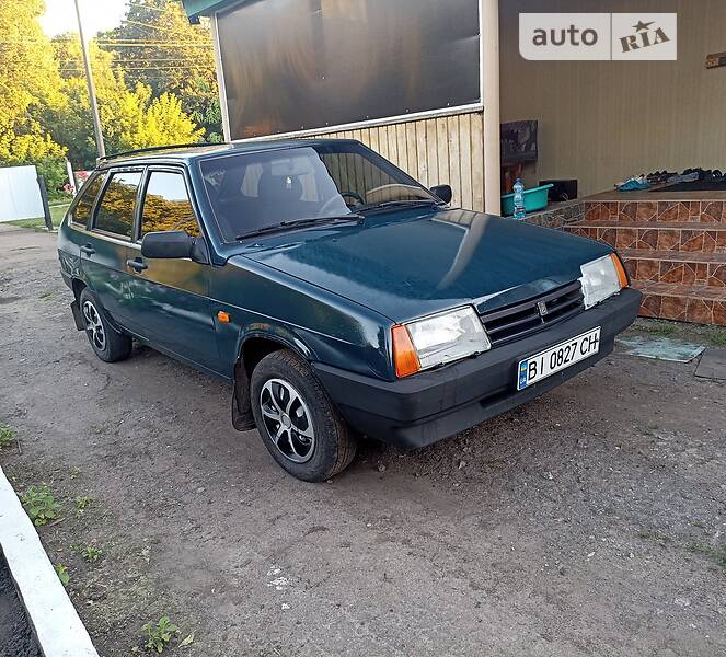 Хэтчбек ВАЗ / Lada 2109 2004 в Миргороде