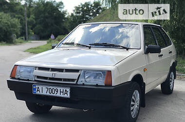 Хэтчбек ВАЗ 2109 1988 в 