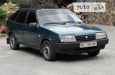 Хэтчбек ВАЗ / Lada 2109 2001 в Львове