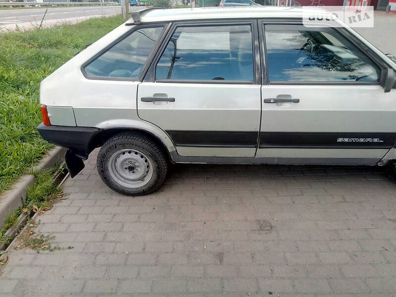 Хэтчбек ВАЗ / Lada 2109 2002 в Львове