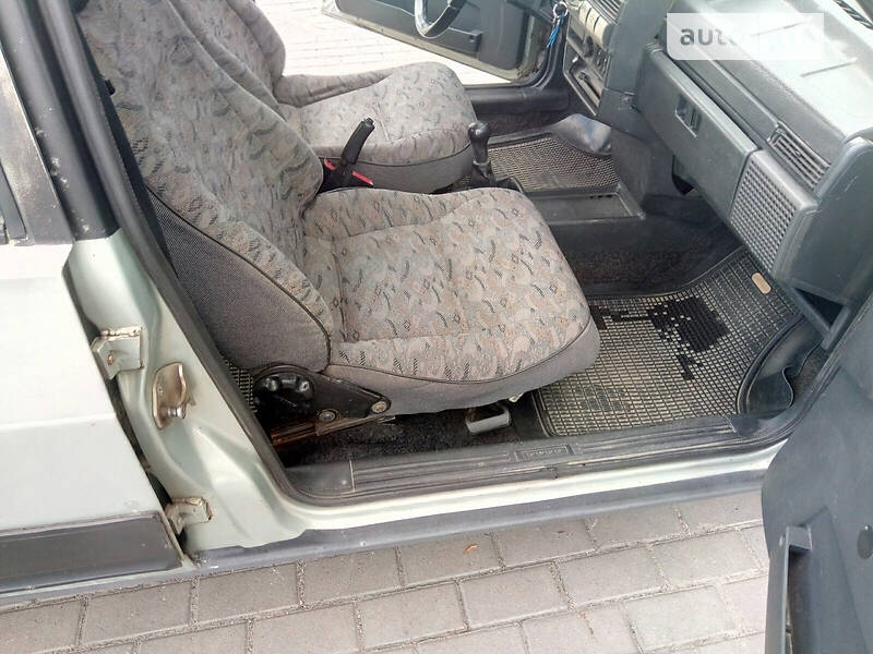 Хэтчбек ВАЗ / Lada 2109 2002 в Львове