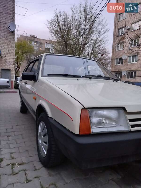 Хэтчбек ВАЗ / Lada 2109 1996 в Черновцах