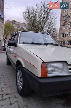 Хэтчбек ВАЗ / Lada 2109 1996 в Черновцах