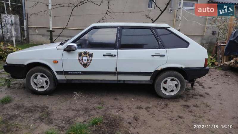 Хетчбек ВАЗ / Lada 2109 1998 в Ужгороді