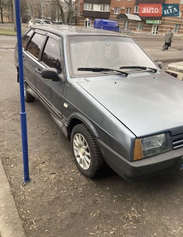 Хэтчбек ВАЗ / Lada 2109 2001 в Полтаве